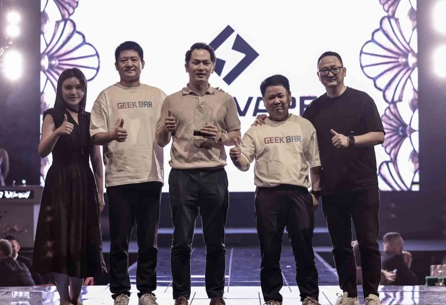 Geekvape Celebrates 10 Years of Innovation with Prestigious Industry Pioneer Award at Vapouround Glob